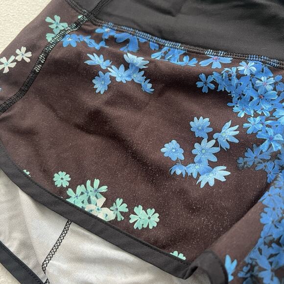 Lululemon Run 2.5” Speed Shorts 4-way Petal Pop Multicolor Floral Print Black 6 - Picture 2 of 9